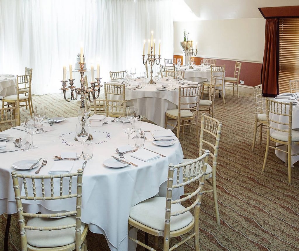 6ft Round Dining Table - Furniture4Events